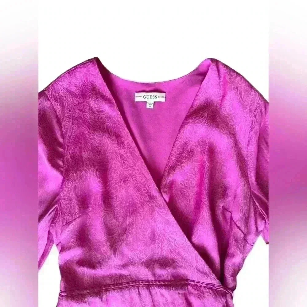 GUESS Medium Women's Hanna Collection PINK FUCHSIA PAISLEY WRAP DRESS NWT - Picture 3 of 9